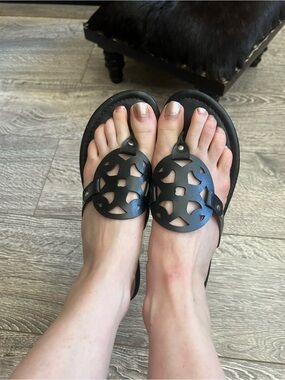 Sugar Black Cutout Round Emblem Slide Sandals
